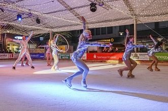 Eislaufshow auf der Meppener Eisbahn © Scholz